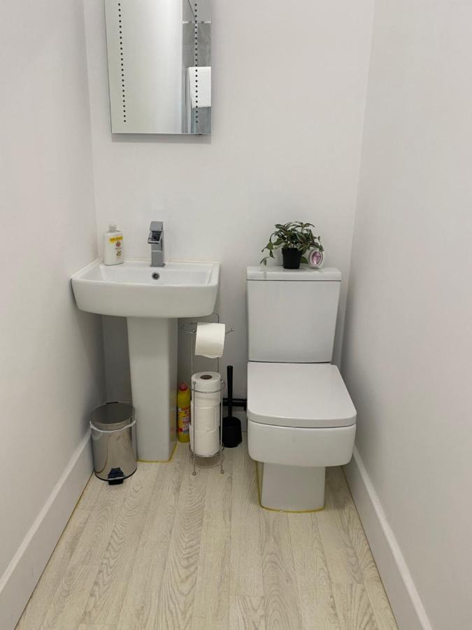 2D Spv Double En-Suite Room Wakefield Dış mekan fotoğraf